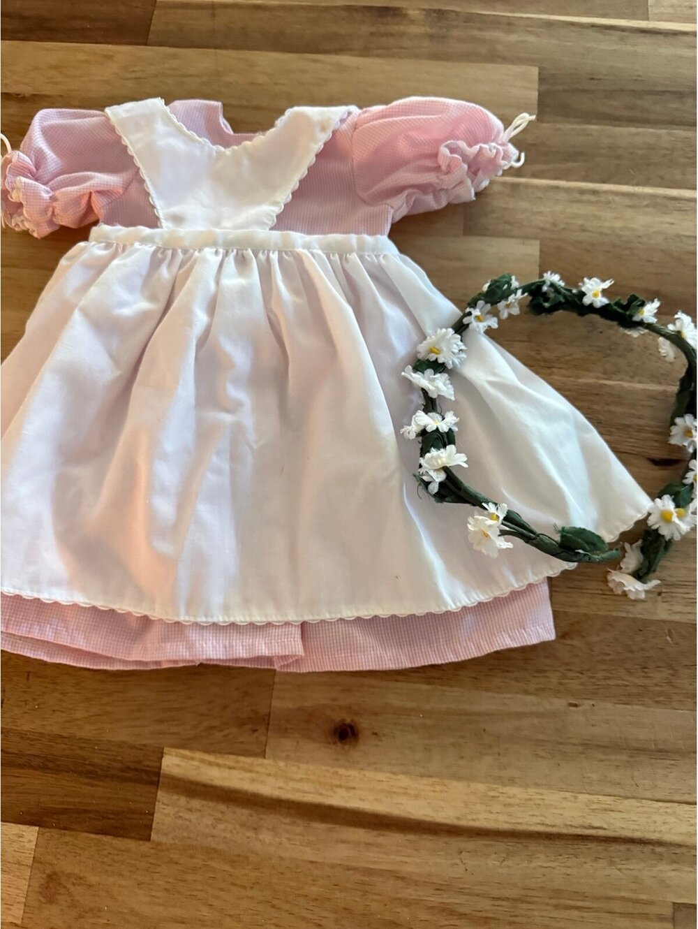 American Girl Pleasant Company Doll Kirsten Apron Dress & Daisy Wreath 1989 B270